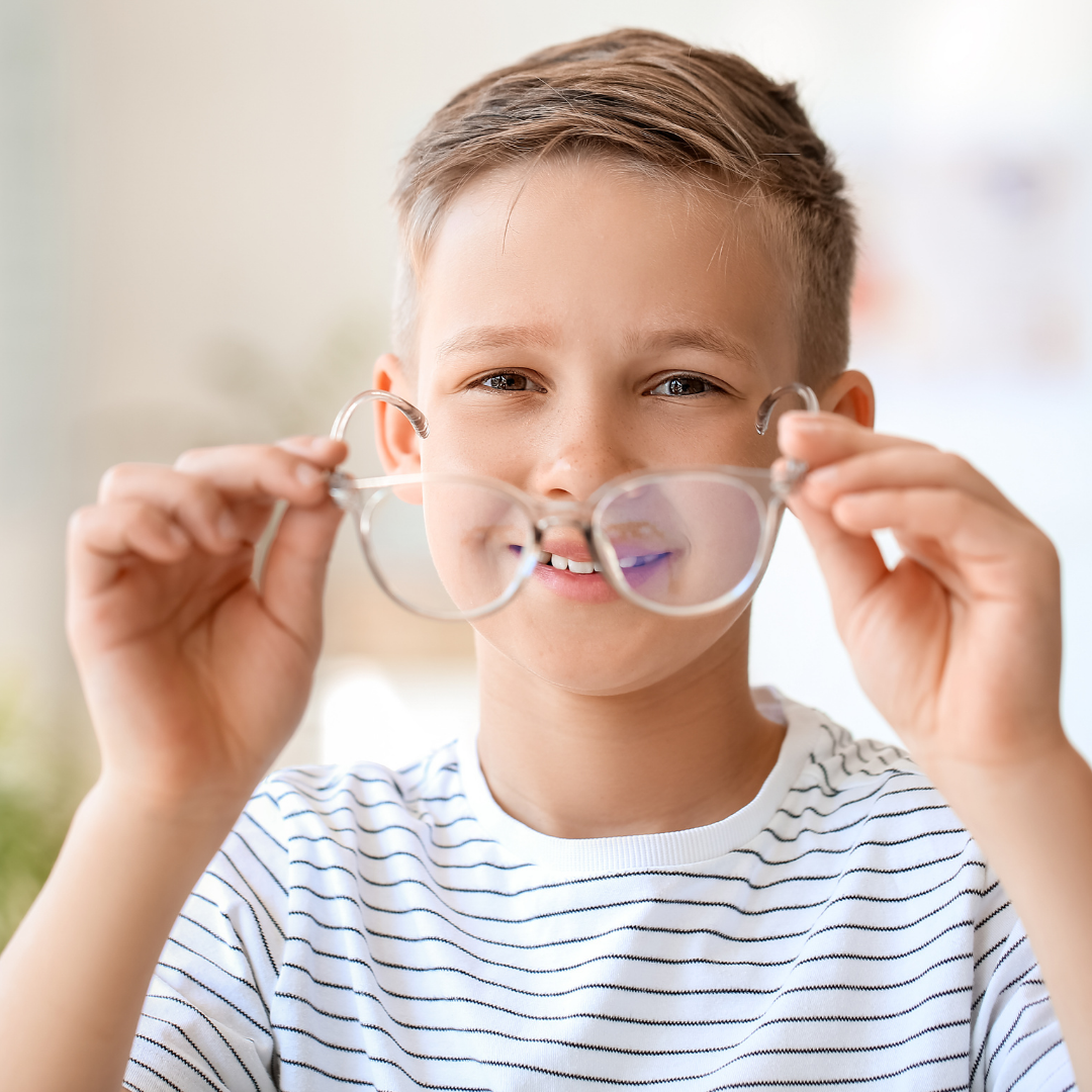 👶 Salud visual infantil: señales de que tu hijo necesita gafas
